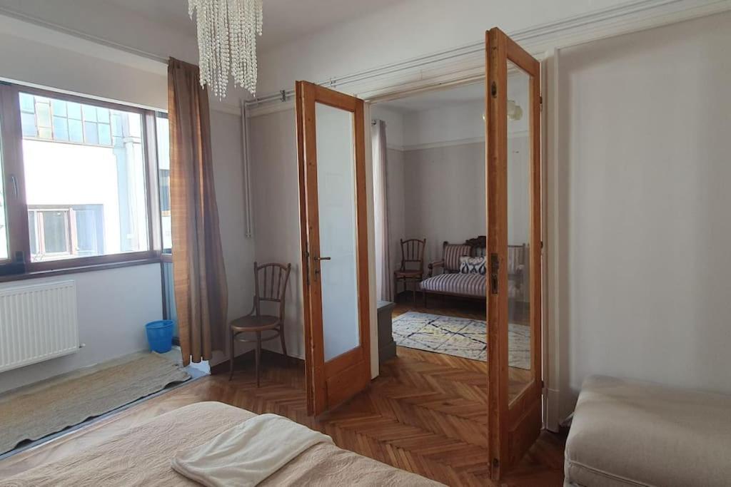 Elegant Apartment Near Rosetti Square Bukarest Exterior foto